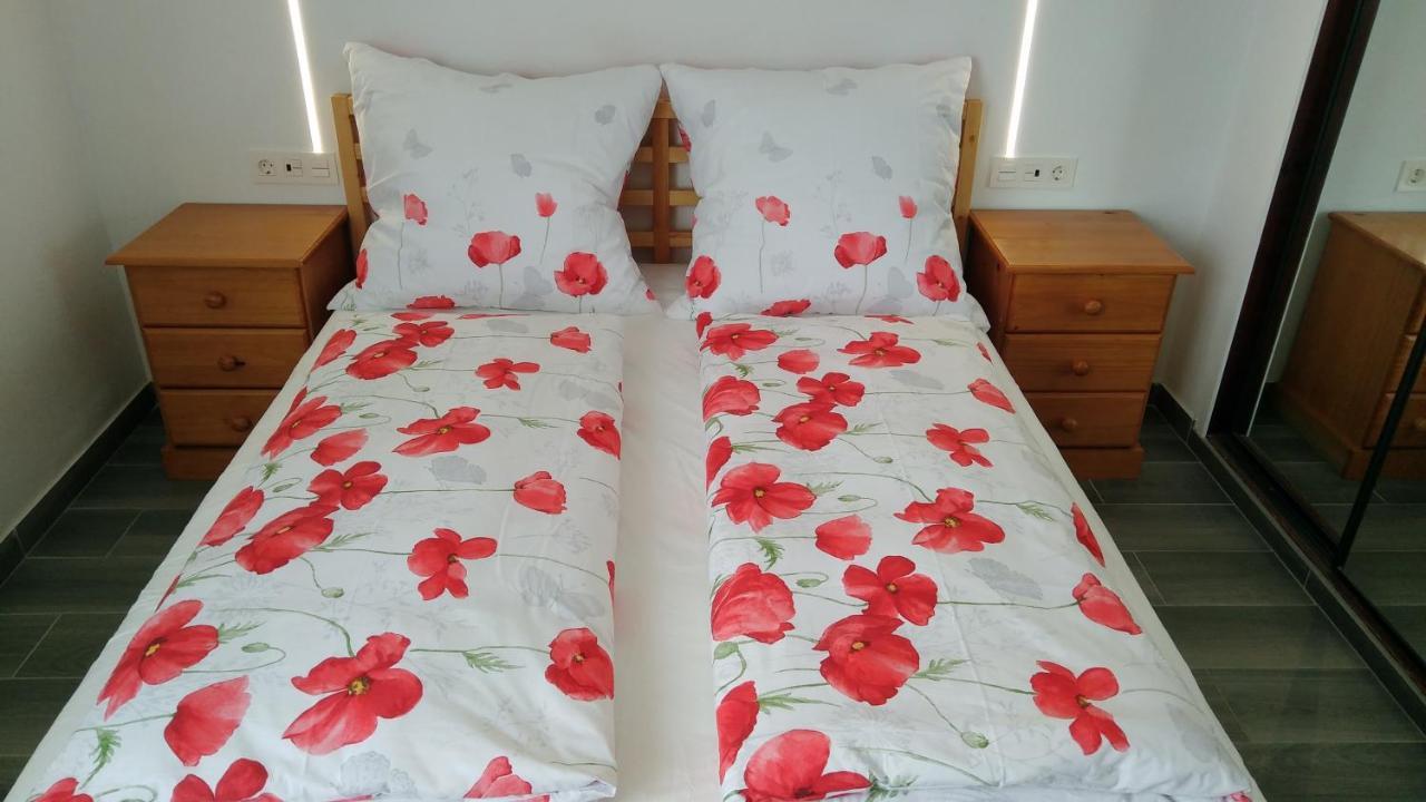 Room With Private Bathroom And Sea View, 50 M Del Mar Radazul Esterno foto