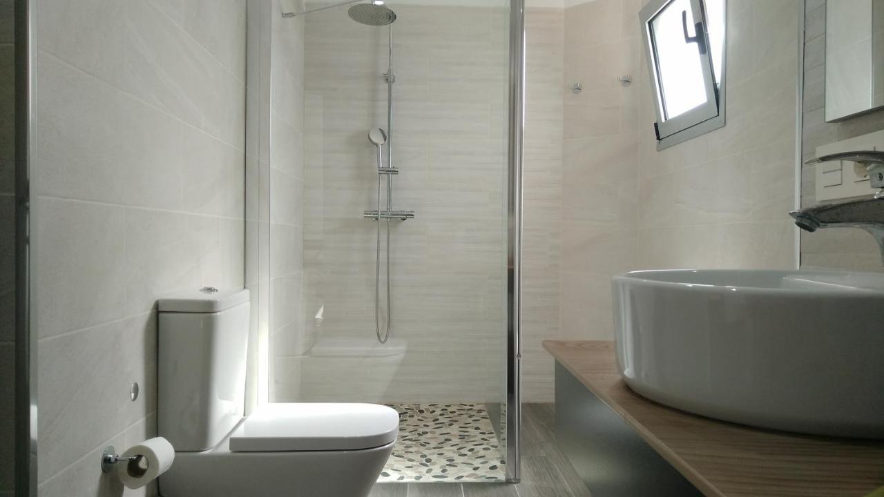 Room With Private Bathroom And Sea View, 50 M Del Mar Radazul Esterno foto